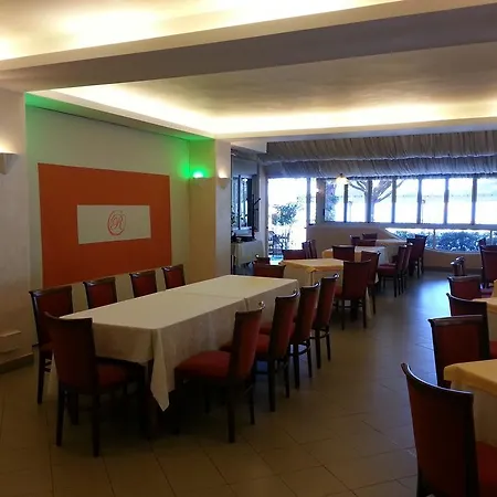 Roccabianca فندق جويوزا ماريا